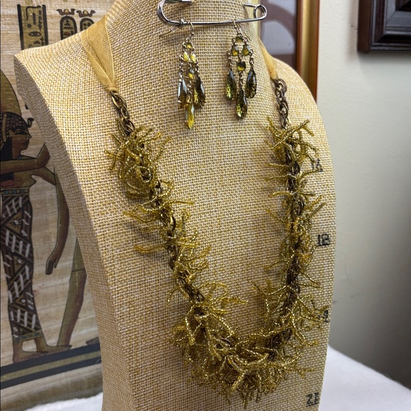 Gold Beaded Jewelry Set - Picture 5 of 6